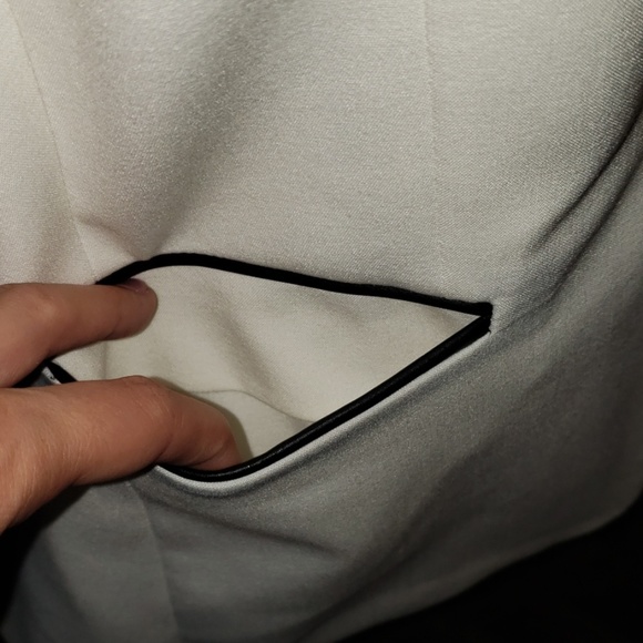 ❤️ 2/$25 … EUC Calvin Klein faux leather blazer (size 4) - Picture 4 of 7